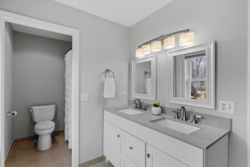 Bathroom Remodeling gallery image 1 - {{gallery - bathroom-remodeling.co.uk